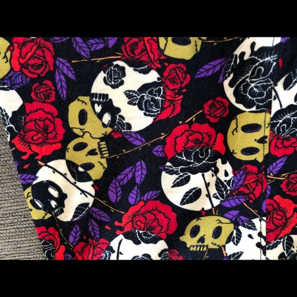 Rare Skulls Rose Halloween Leggings Lularoe OS EUC - Picture 4 of 7